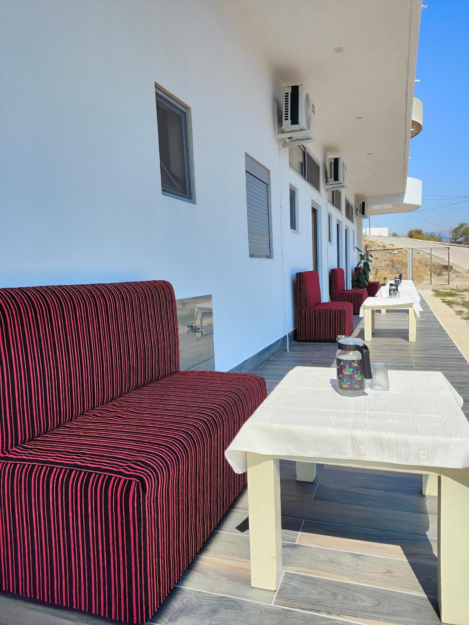 Apartament Nisajos *
